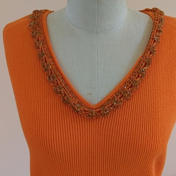 Peter Nygard Tank Top. - Picture 2 of 4